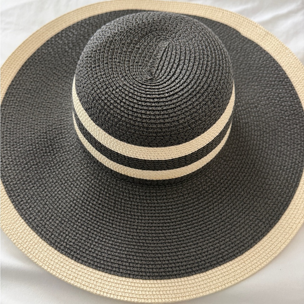Black & Cream Wide Brim Sun Hat